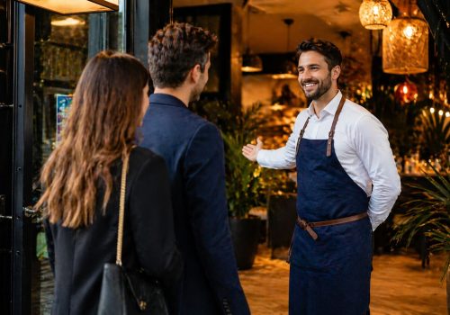 service-restaurant-Accueil-des-clients